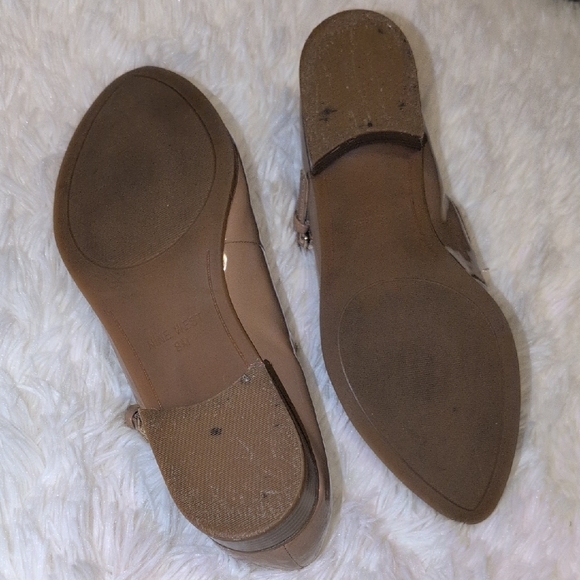 NINE WEST Chic Taupe Women's Loafers Size 8 Stretch Buckle 1" Pump Heel - Picture 5 of 7